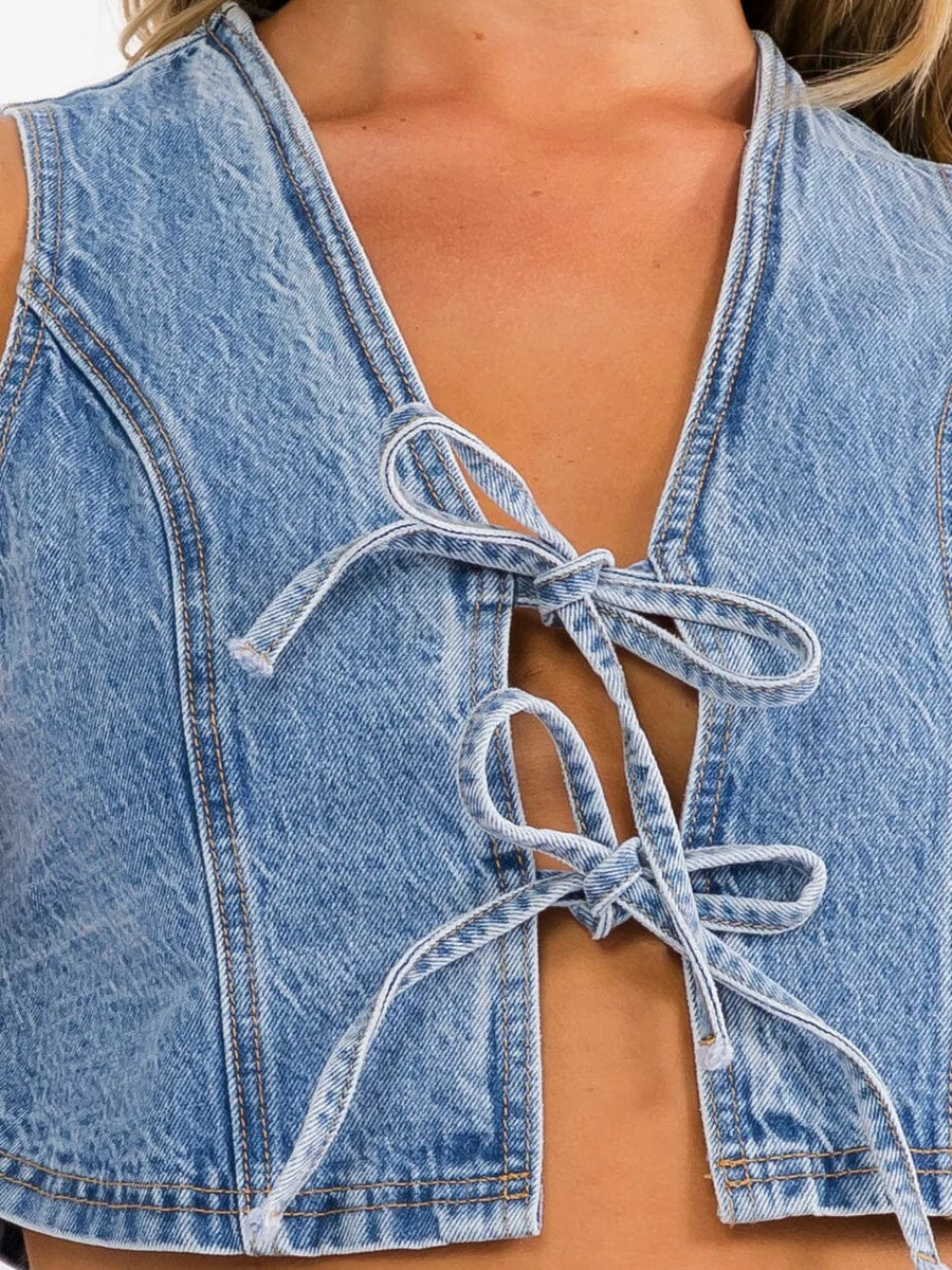 SLEEVELESS FRONT TIE DENIM CROP TOP
