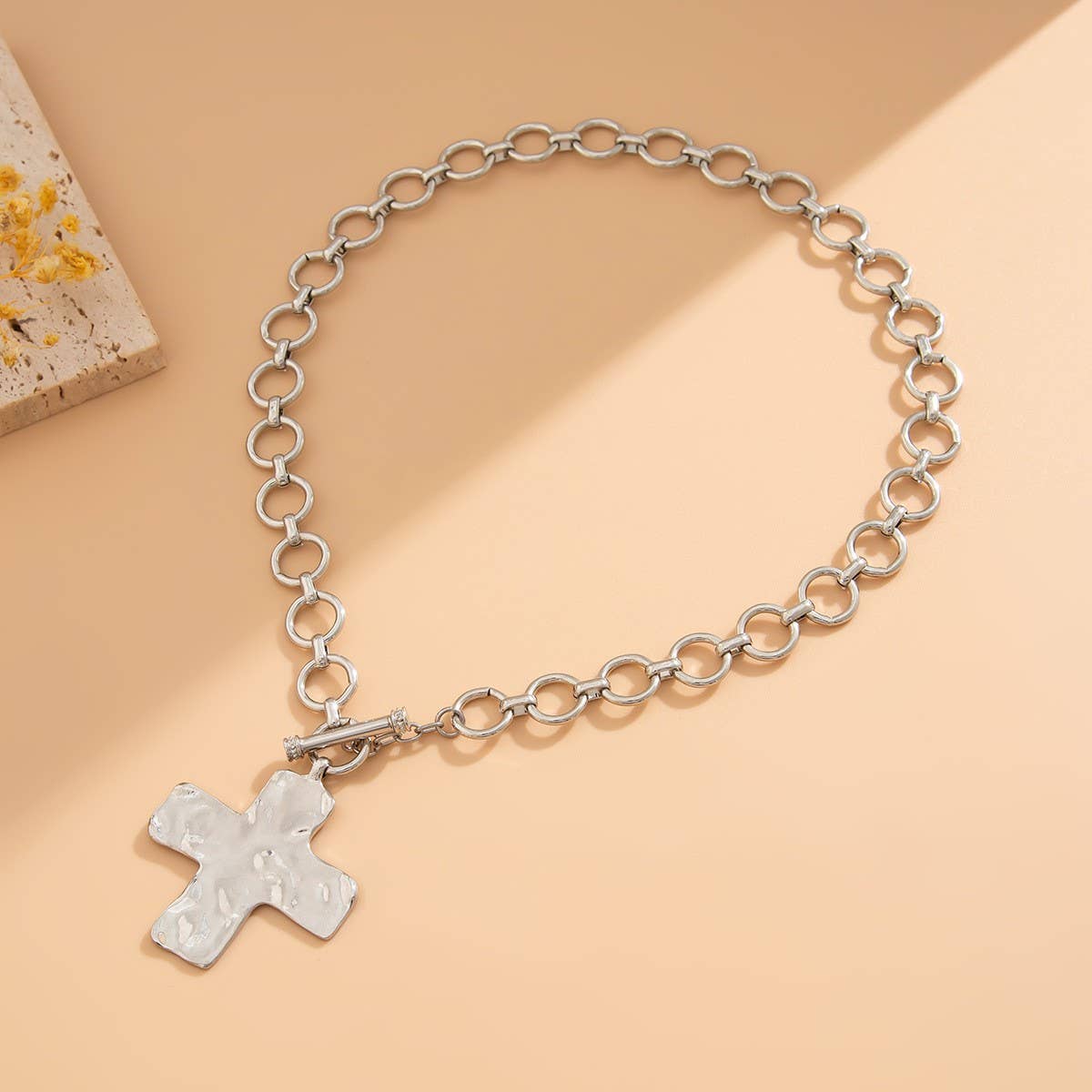 NOTABLE HAMMERED CROSS FRONT TOGGLE NECKLACE | 40NK9474: GOLD