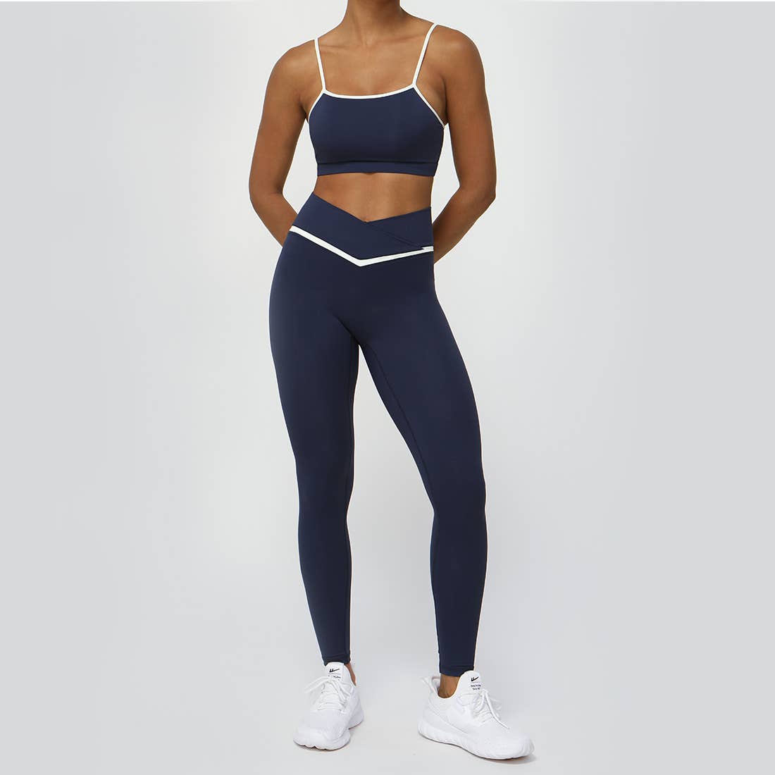 Colorblocked Women Yoga Active Set: Navy Blue / L