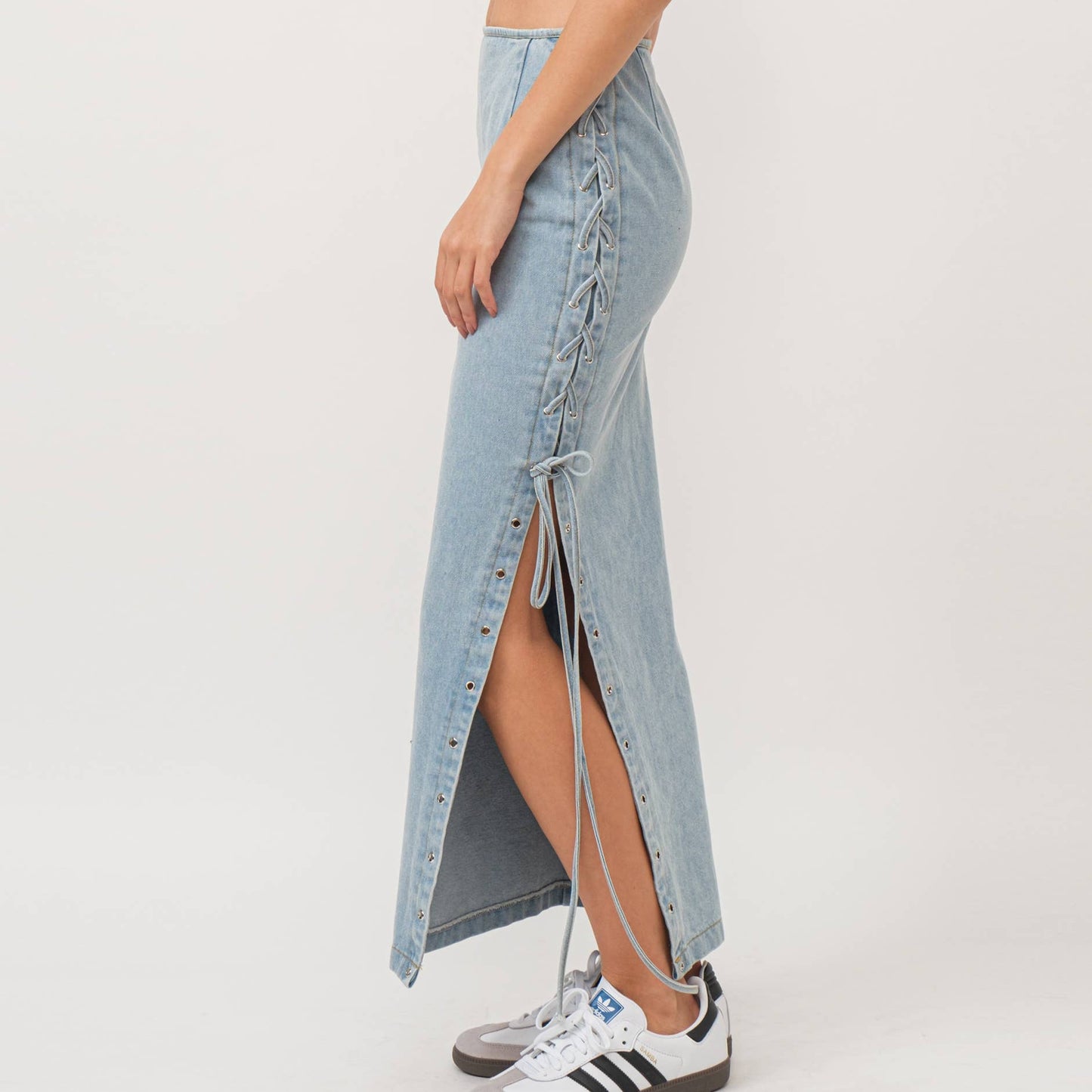 LIGHT DENIM SIDE LACE UP MAXI SKIRT-HES0010: LIGHT DENIM / L