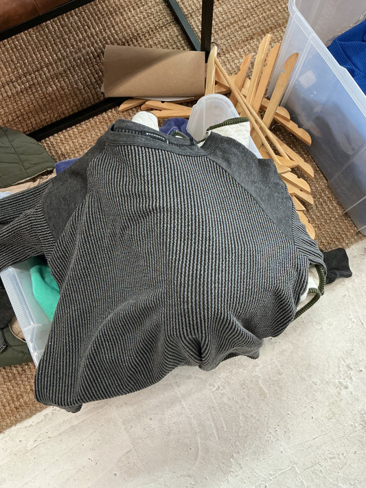 Charcoal ribbed L/S top