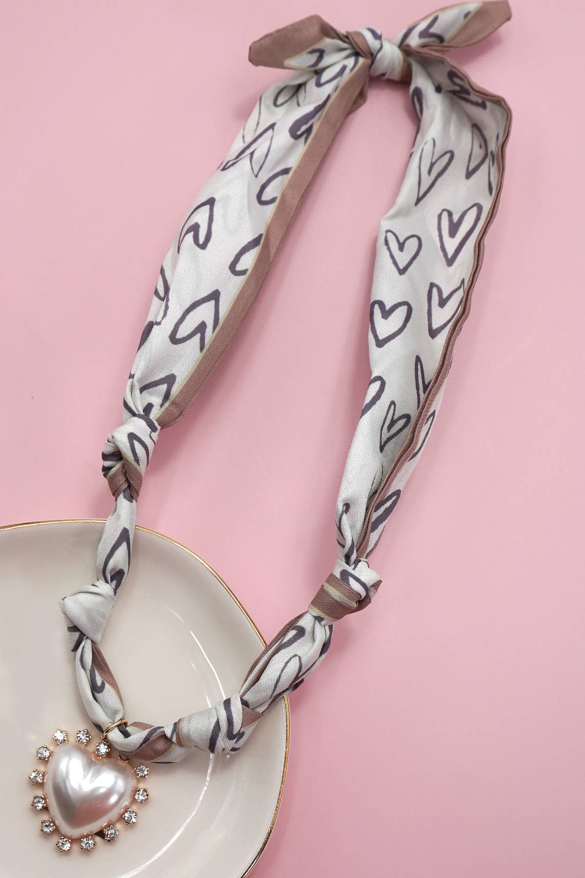 HANDMADE SCARF HEART CHARM NECKLACE | 80N91790: E