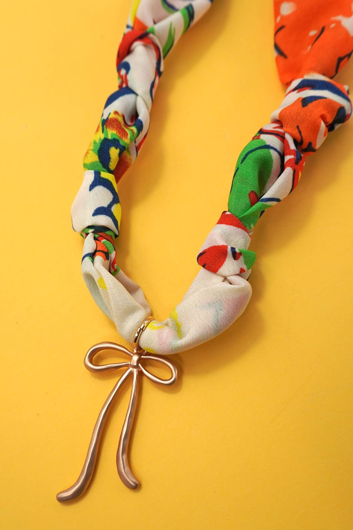 HANDMADE SCARF BOW CHARM NECKLACE | 80N91790: L