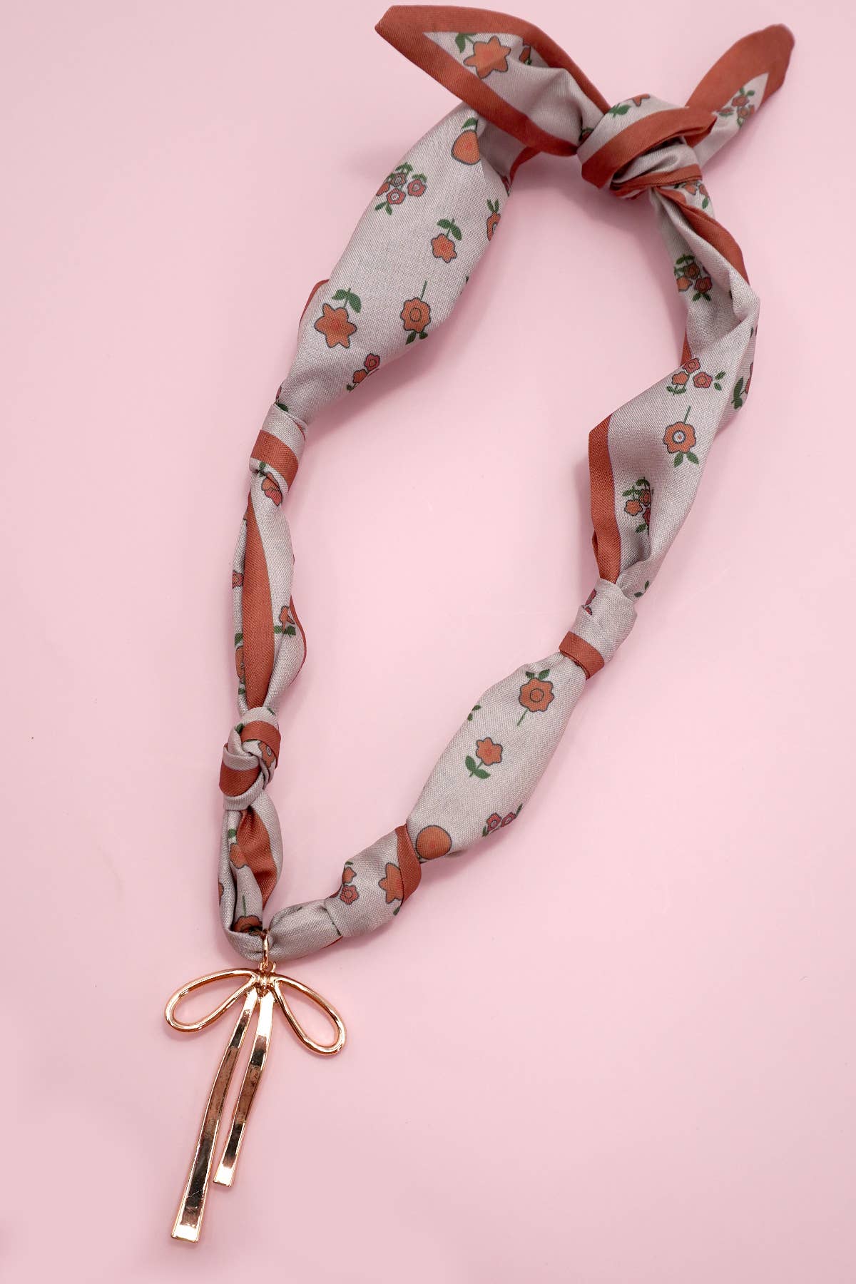 HANDMADE SCARF BOW CHARM NECKLACE | 80N91790: L