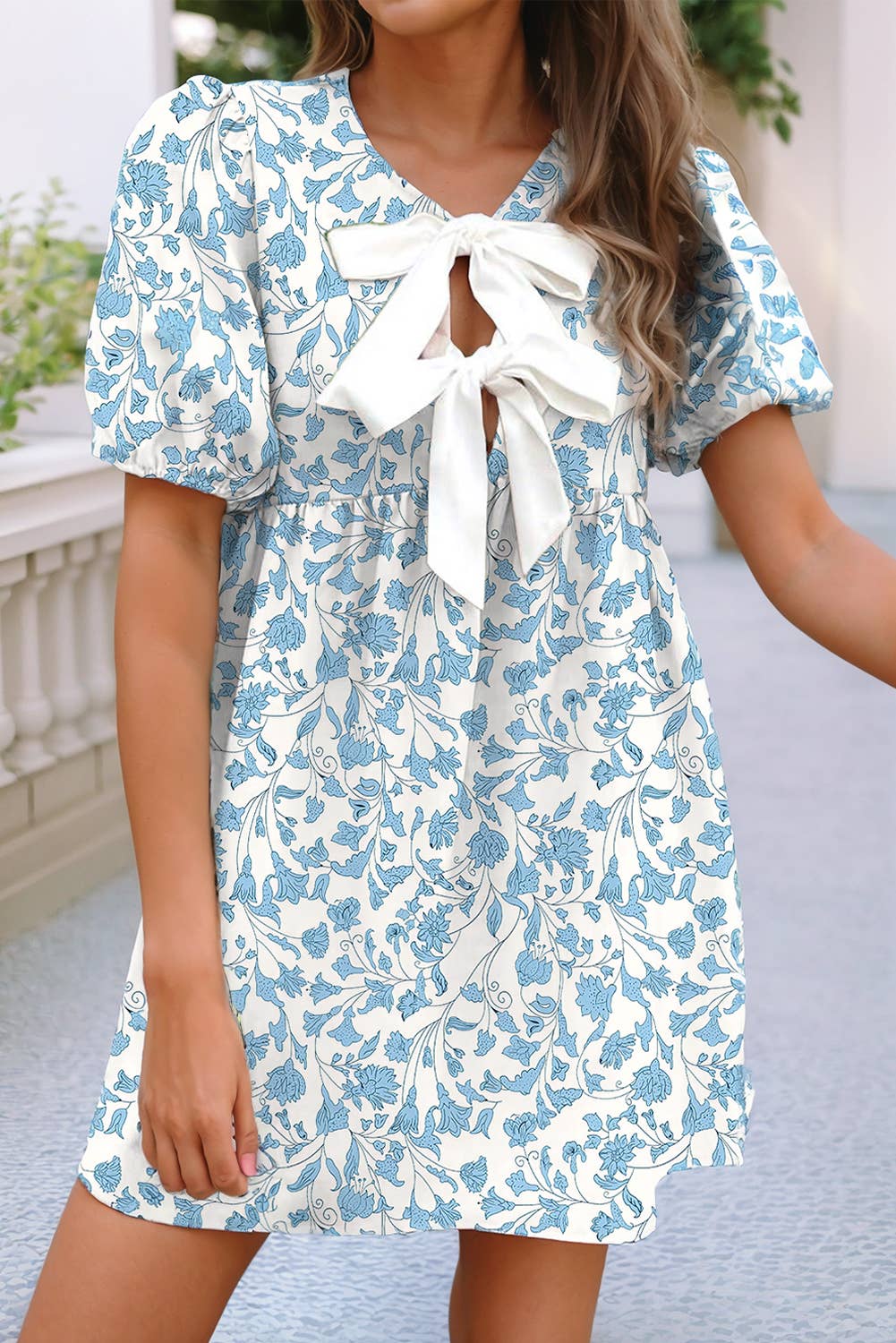 LDC Floral Print Bow Knot Decor Bubble Sleeve Shift Dress: Sky Blue / S
